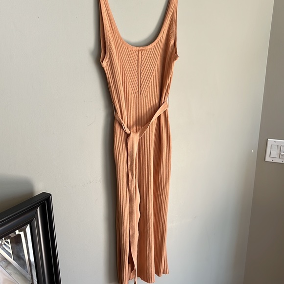 KIVARI Arizona Rib Midi Dress - Picture 6 of 10
